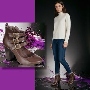 Refresh Brown Ankle Boots with Buckles